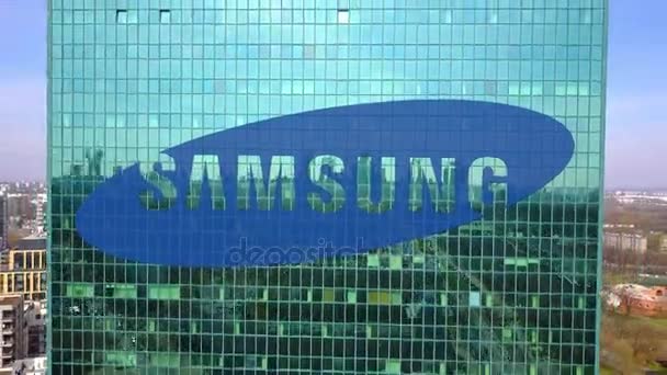 Fotografia aérea de arranha-céu de escritório com logotipo Samsung. Edifício de escritórios moderno. Editorial 3D renderização 4K clip — Vídeo de Stock