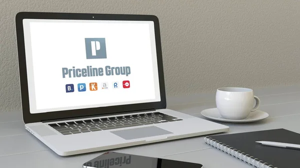 Priceline grup logo üstünde belgili tanımlık perde ile dizüstü bilgisayar. Modern işyeri kavramsal içerik 3B oluşturma — Stok fotoğraf