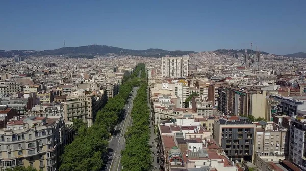 Foto aerea della città di Barcellona, Spagna. Famosa Sagrada Familia, Basilica e Chiesa espiatoria della Sacra Famiglia — Foto Stock