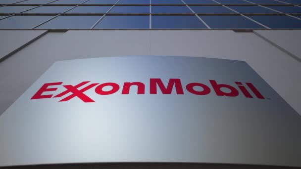 Εξωτερική σήμανση σκάφους με λογότυπο Exxonmobil. Κτίριο σύγχρονων γραφείων. Συντακτική 3d rendering — Αρχείο Βίντεο