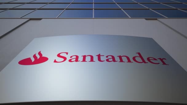 Placa de sinalização ao ar livre com logotipo Santander Serfin. Edifício de escritórios moderno. Renderização 3D editorial — Vídeo de Stock