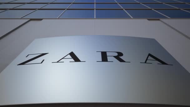 Oznakowania zewnętrznego deska z Zara logo. Nowoczesny biurowiec. Redakcji renderowania 3d — Wideo stockowe