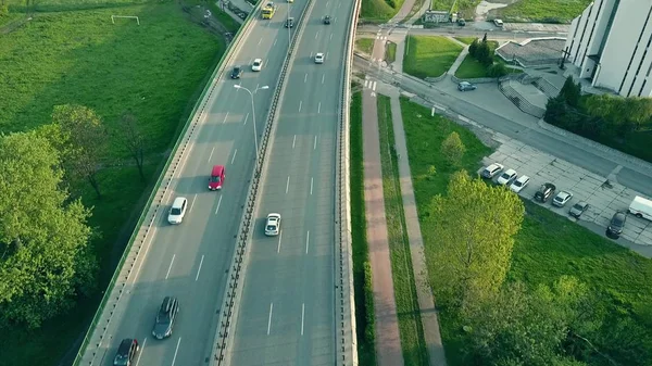 Zdjęcia lotnicze z autostrady wieczorem — Zdjęcie stockowe