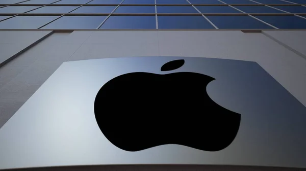 Tablero de señalización exterior con logotipo de Apple Inc.. Moderno edificio de oficinas. Representación Editorial 3D —  Fotos de Stock
