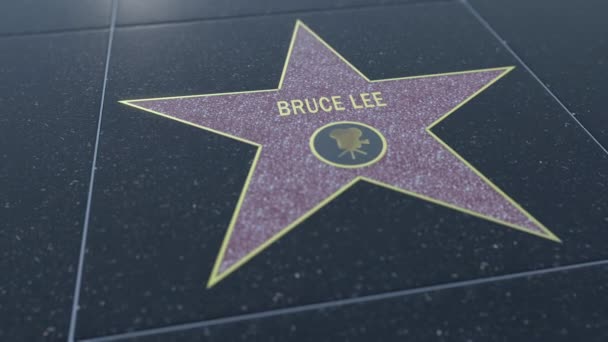 Αστέρι του Hollywood Walk of Fame με επιγραφή του Bruce Lee. Συντακτική 4k κλιπ — Αρχείο Βίντεο