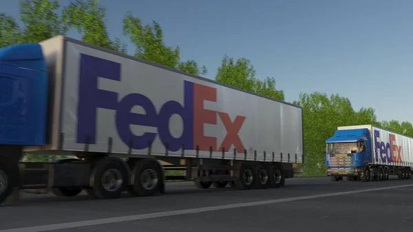 Vracht semi vrachtwagens met Fedex logo rijden langs bos weg. Redactioneel 3D-rendering — Stockfoto