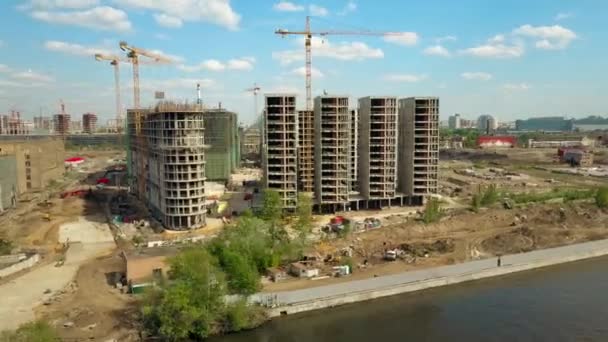 MOSCOW, RUSSIA - MAY, 24, 2017. Aerial time lapse of modern apartment buildings Zilart construction site. 4K video — Stock Video