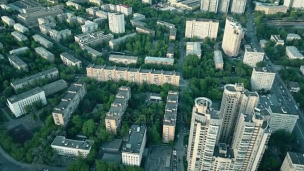 Prise de vue aérienne d'une zone résidentielle typique de Moscou, Russie. Vidéo 4K — Video