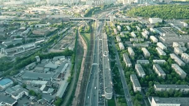 Moscovo vista aérea da cidade e engarrafamento pesado na hora de ponta. Vídeo 4K — Vídeo de Stock