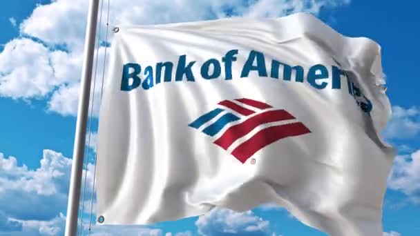 Acenando bandeira com logotipo do Banco da América contra nuvens em movimento. Animação editorial 4K — Vídeo de Stock