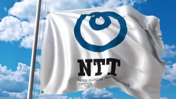 Drapeau ondulé avec logo NTT contre les nuages mouvants. Animation éditoriale 4K — Video