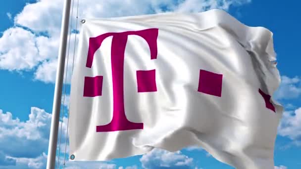 Bandera ondeando con el logotipo de T Telekom contra nubes en movimiento. Animación editorial 4K — Vídeo de stock
