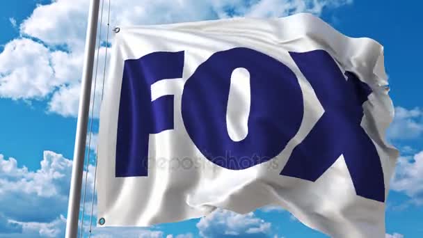 Bandera ondeando con logo Fox contra nubes en movimiento. Animación editorial 4K — Vídeos de Stock