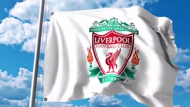 Flagge schwenkend mit dem Logo der liverpool Fußballmannschaft. 4k Editorial Clip — Stockvideo