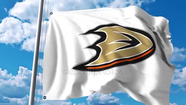 Flagge schwenkend mit Anaheim Ducks nhl Hockey Team Logo. 4k Editorial Clip — Stockvideo