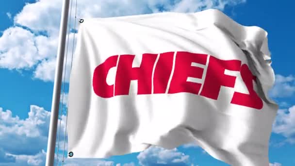 カンザスシ ティー ・ チーフス専門チームのロゴと旗を振っています。4 k 編集クリップ — ストック動画