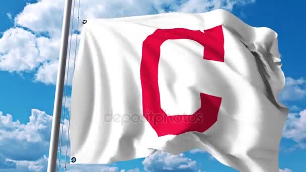 Mávání vlajky s logem profesionální tým Cleveland Indians. 4 k redakční klip — Stock video