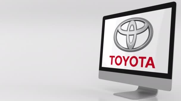 Tela de computador moderna com logotipo Toyota. Clipe editorial 4K — Vídeo de Stock