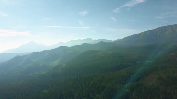 Γραφική κεραία βολή της οροσειράς Tatra το καλοκαίρι — Αρχείο Βίντεο