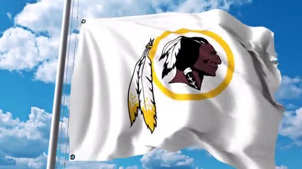 Viftande flagga med Washington Redskins professionellt team logo. 4 k redaktionella klipp — Stockvideo