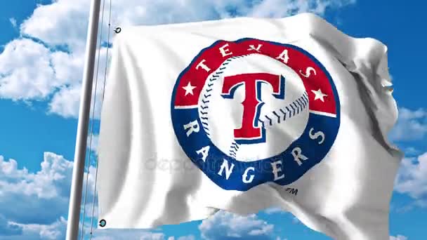 Bandiera sventolante con logo della squadra professionale dei Texas Rangers. Clip editoriale 4K — Video Stock