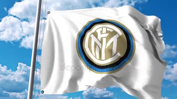 Viftande flagga med Inter Milan fotboll club logotyp. 4 k redaktionella klipp — Stockvideo