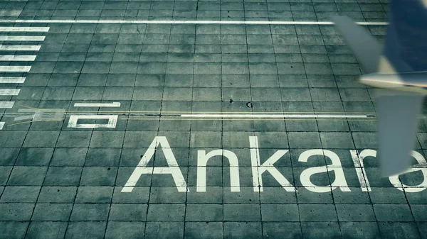 Пташиного польоту літака, які прибувають до аеропорту Анкара. Подорож до Туреччини 3d-рендерінг — стокове фото