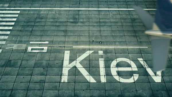 Пташиного польоту літака, які прибувають до аеропорту Київ. Подорожуйте в Україну 3d-рендерінг — стокове фото