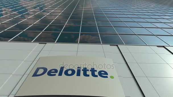 Oznakowanie na pokładzie z Deloitte logo. Nowoczesny biurowiec fasada upływ czasu. Redakcji renderowania 3d — Wideo stockowe