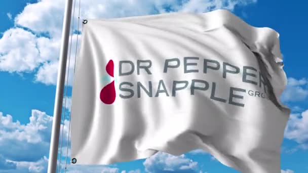 Flagge schwenkend mit dr pepper snapple group logo. 4k redaktionelle Animation — Stockvideo