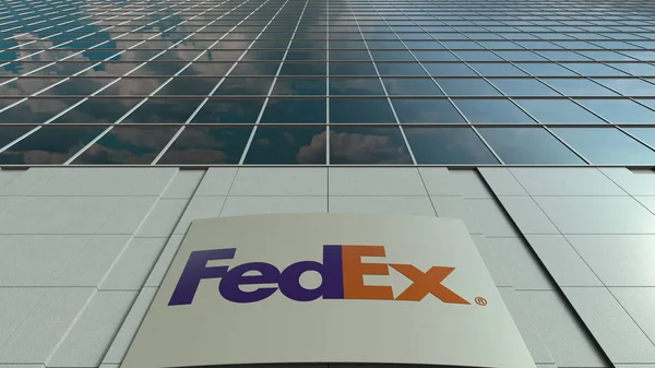 Jelzések fórumon Fedex logóval. Korszerű épület homlokzatát. Szerkesztői 3d-leképezés — Stock Fotó