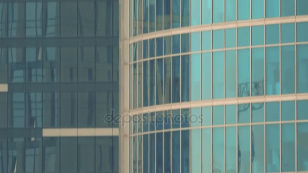 Vertikala tilt telephoto skott av business district skyskrapor Detaljer. Upphov, framgång eller modern arkitektur begrepp — Stockvideo