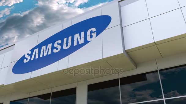 Samsung Mobiltelefonokra, modern épület homlokzatán. Szerkesztői 3d-leképezés — Stock videók