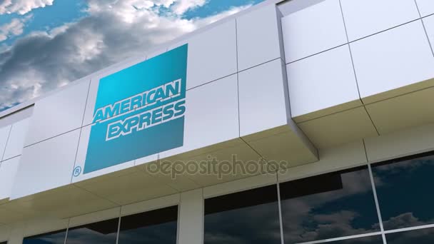 American Express логотип на фасаді сучасної будівлі. Редакційні 3d-рендерінг — стокове відео