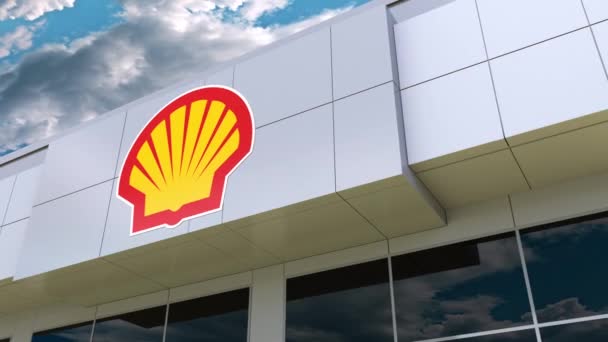 Logo de Shell Oil Company en la moderna fachada del edificio. Representación Editorial 3D — Vídeos de Stock