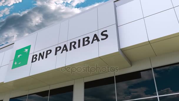 Logotipo do BNP Paribas na fachada moderna do edifício. Renderização 3D editorial — Vídeo de Stock