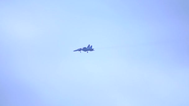 MOSCOW REGION, RUSSIA - AUGUST 8, 2017. Russian Air Force Sukhoi Su-30SM Flanker-C fighter flying in the sky with landing gear down — Stock Video