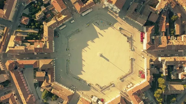 Vedere aeriană de sus în jos a pieței hexagonale din centrul orașului Palmanova, Italia — Fotografie, imagine de stoc