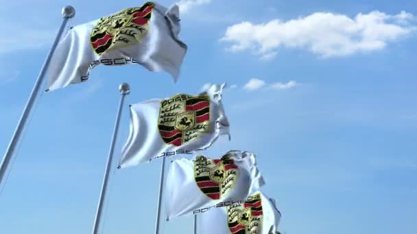 Ondeando banderas con el logotipo de Porsche contra el cielo, lazo sin costuras. Animación editorial 4K — Vídeos de Stock