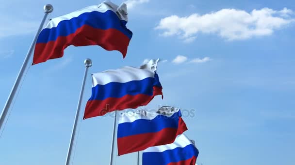 Fila di bandiere sventolanti della Russia agaist cielo blu, anello senza soluzione di continuità — Video Stock