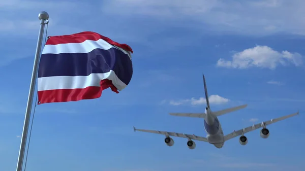Avión comercial aterrizando detrás ondeando bandera tailandesa. Viaje a Tailandia renderizado 3D conceptual — Foto de Stock