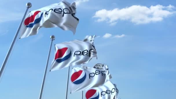 Macha flagi z logo Pepsi przeciwko niebo, Płynna pętla. 4 k redakcji animacji — Wideo stockowe