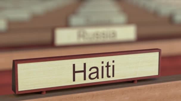 Haiti adı işareti farklı ülkeden plaklar uluslararası kuruluş arasında — Stok video