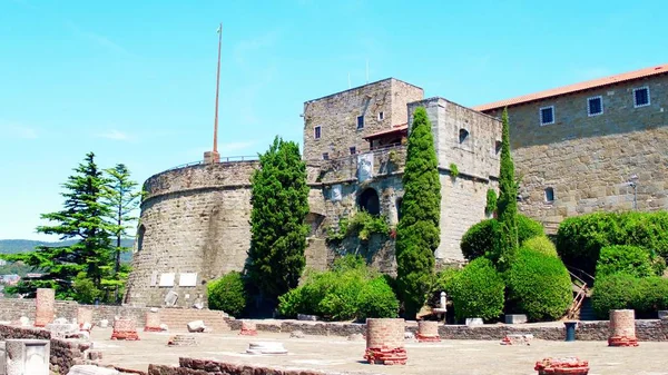 Castelo de San Giusto em Trieste, Italia — Fotografia de Stock