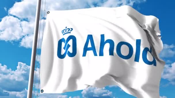 Bandiera sventolante con logo Ahold N.V. contro nuvole e cielo. Animazione editoriale 4K — Video Stock
