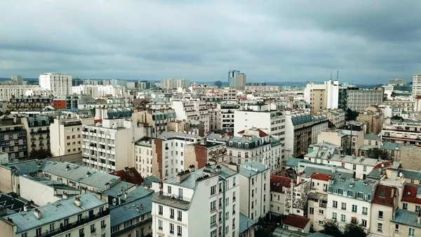 Widok z lotu ptaka tradycyjne dachy w Paryż, Francja — Zdjęcie stockowe