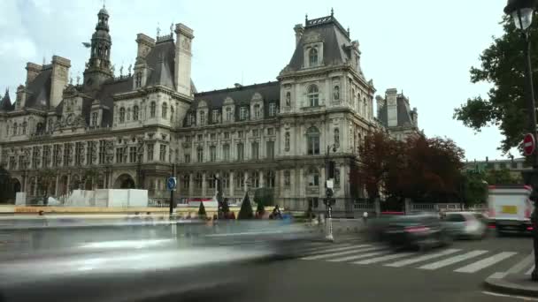 PARIS, FRANÇA - OUTUBRO 8, 2017. Desfasamento de tempo envolvendo Hotel de Ville ou Prefeitura que abriga a administração local — Vídeo de Stock