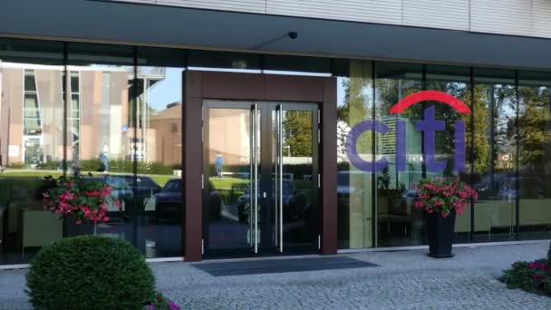 Szklana fasada Nowoczesny biurowiec z Citigroup logo. Redakcji renderowania 3d — Wideo stockowe