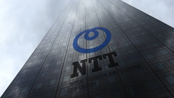 Nippon telgraf ve telefon şirketi Ntt logosuna bulutlar yansıtan bir gökdelenin cephe. Editoryal 3d render — Stok fotoğraf