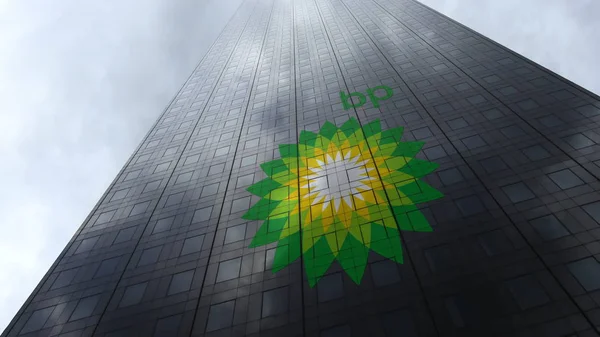 Bp-Logo auf einer Wolkenkratzer-Fassade, die Wolken reflektiert. redaktionelles 3D-Rendering — Stockfoto